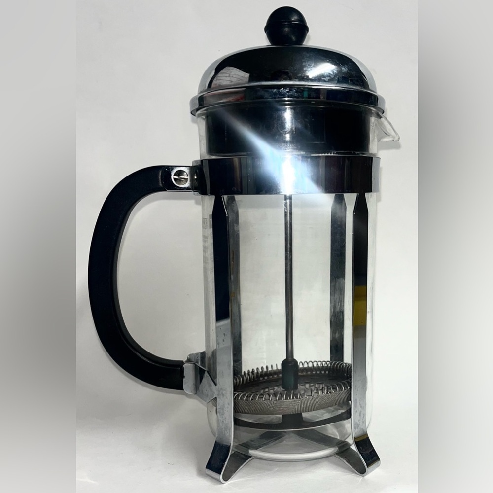 Bodum French Press Coffee Maker 4 Cup / 32 oz Chrome, Glass 9.5” Tall